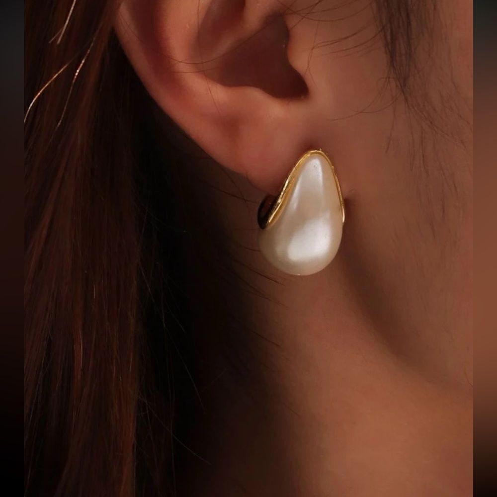 Pearl earrings N917